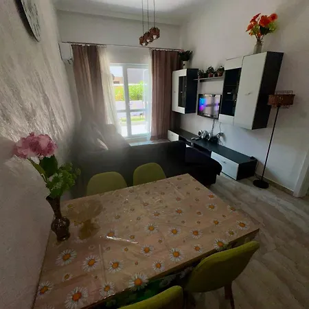 Private In Magnolia 6&7 *