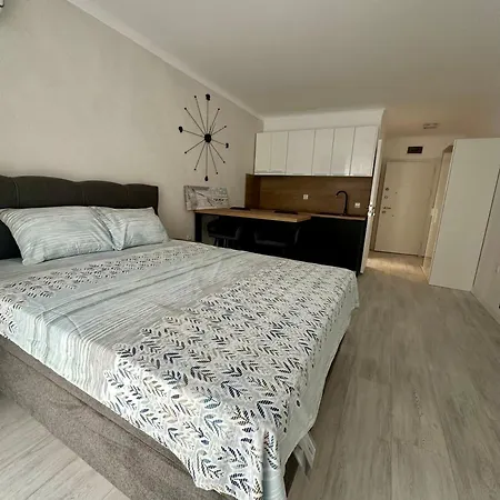 Private In Magnolia 6&7 *