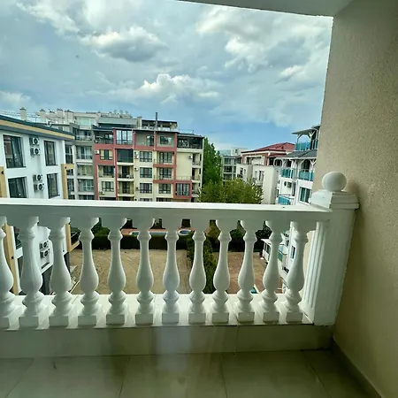 Private In Magnolia 6&7 *